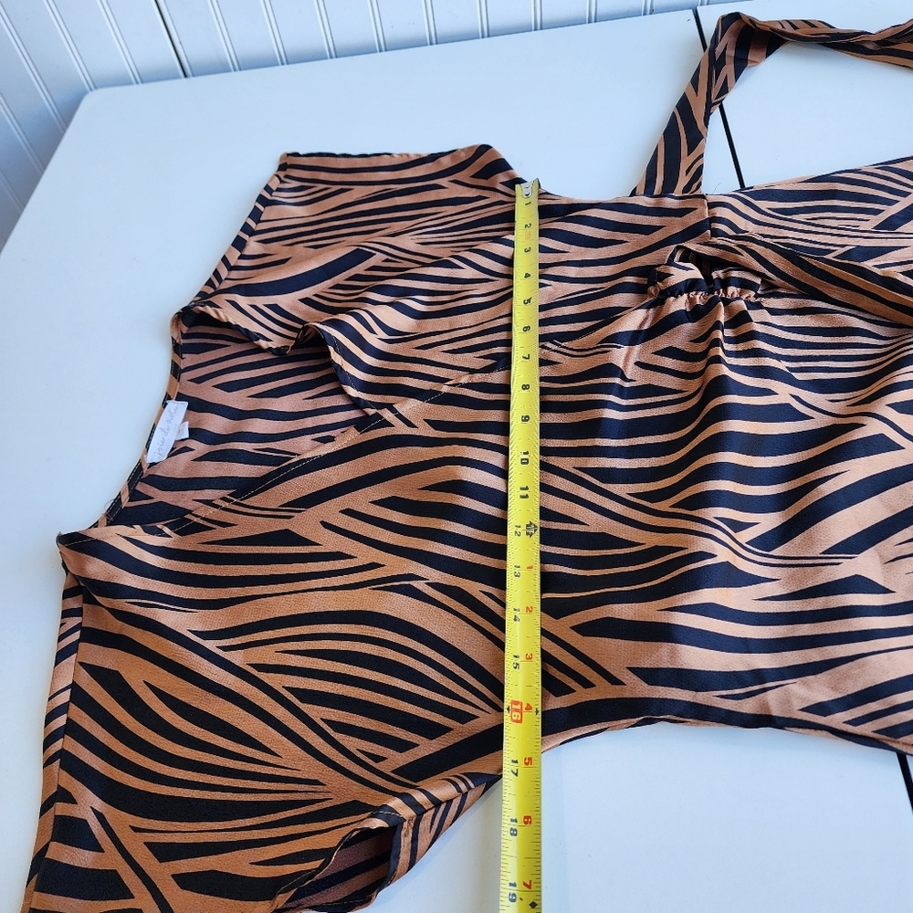 Joie De Vivre Womens Wrap Satin Dress Geo Print Tan Black Short Sleeve Sz M - Picture 10 of 15